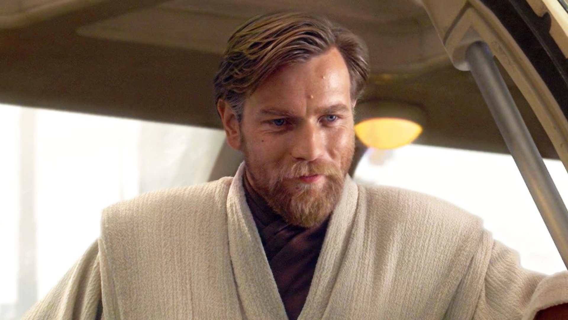 ewan-mcgregor-rumored-to-be-reprising-his-role-as-obi-wan-ke_9x6k.jpg