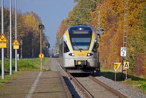 regional-train-3809847__340.jpg